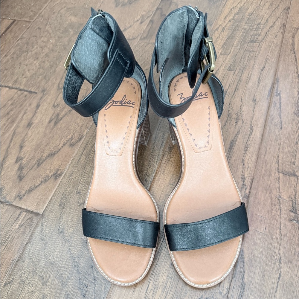 Zodiac Ilsa Black Ankle Strap Heels - Picture 2 of 10